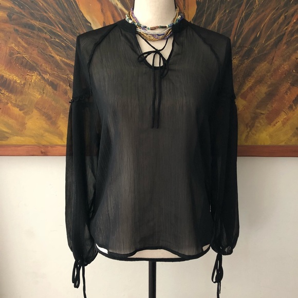 Romeo & Juliet Couture Tops - ‼️⬇️NWT Romeo +Juliet Couture Long Sleeve Top